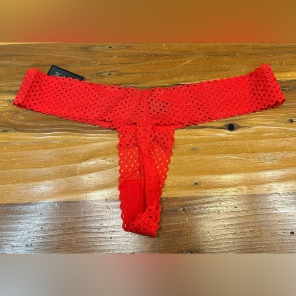 NWT Frederick’s of Hollywood Red Abby Rose Mesh Thong Panties, Plus Size 1X - Picture 4 of 12